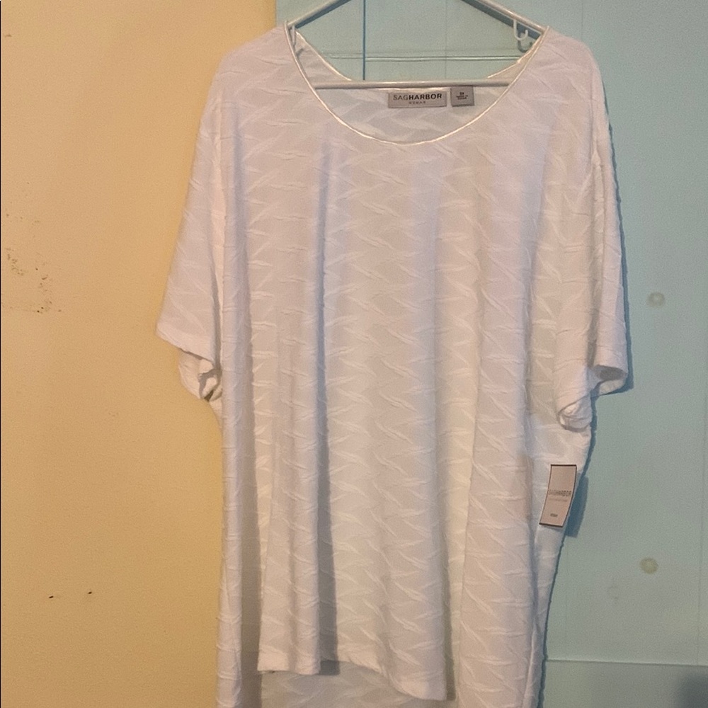 Sag Harbor White Short Sleeve Tee is textured
